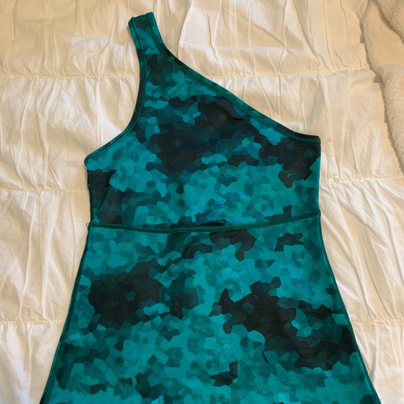 LULULEMON Green and blue camo one shoulder tanktop - Picture 2 of 3